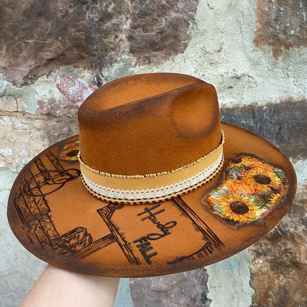 New “HOWDY FALL” Idyllwind OS Hand burned felt hat - Picture 3 of 8